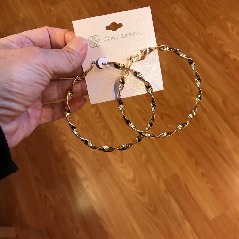 Daisy Fuentes Gold Twisted Hoop Earrings New
